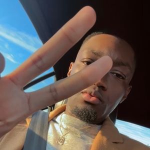 Meet your Posher, Posh